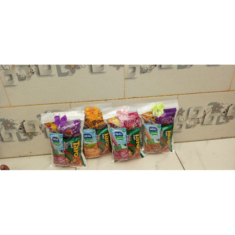 

Mini gift Snack murah meriah/ Paketan Snack ultah anak