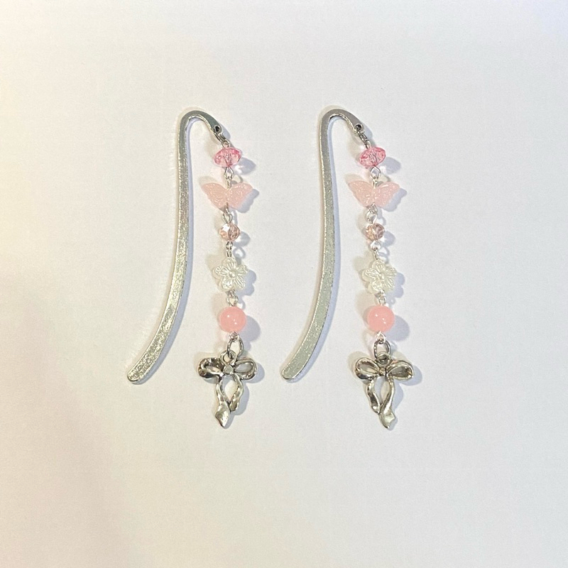 

pink coquette beads bookmark | pembatas buku manik-manik pink