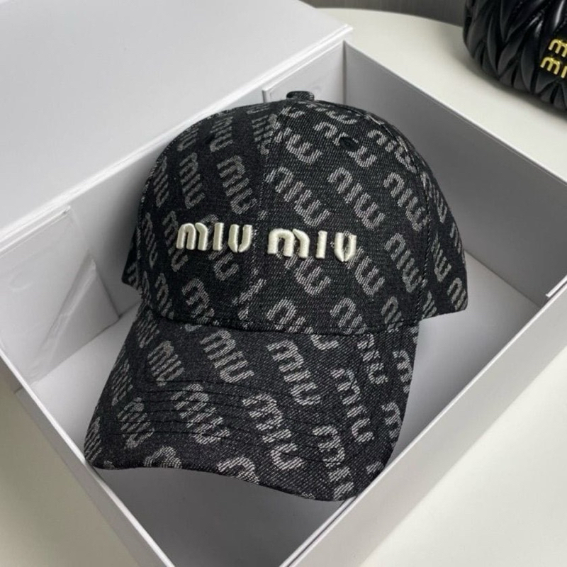 Topi golf miu miu fashion import