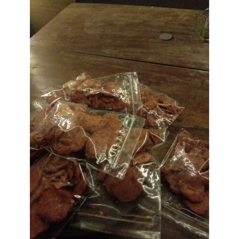 

cemilan sosis goreng pedas kriuk pedas dan nagih banget ini