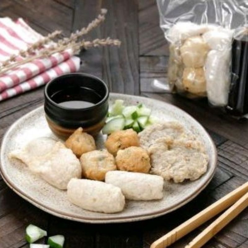 

Pempek Asli Palembang, 1 pack isi 10pcs mix + Cuko, asli dikirim dari Palembang