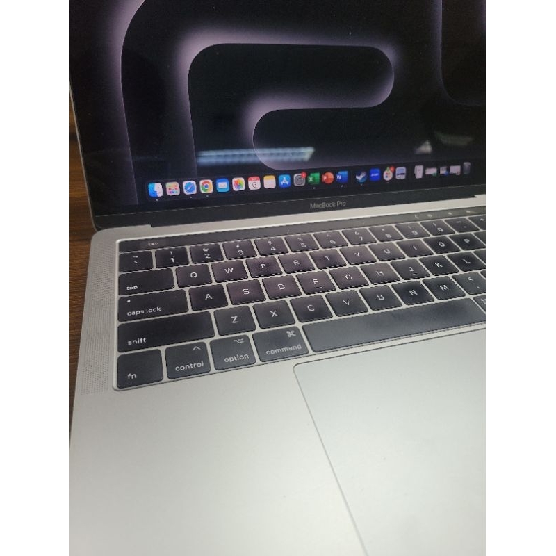Macbook Pro 2017 Touchbar i7