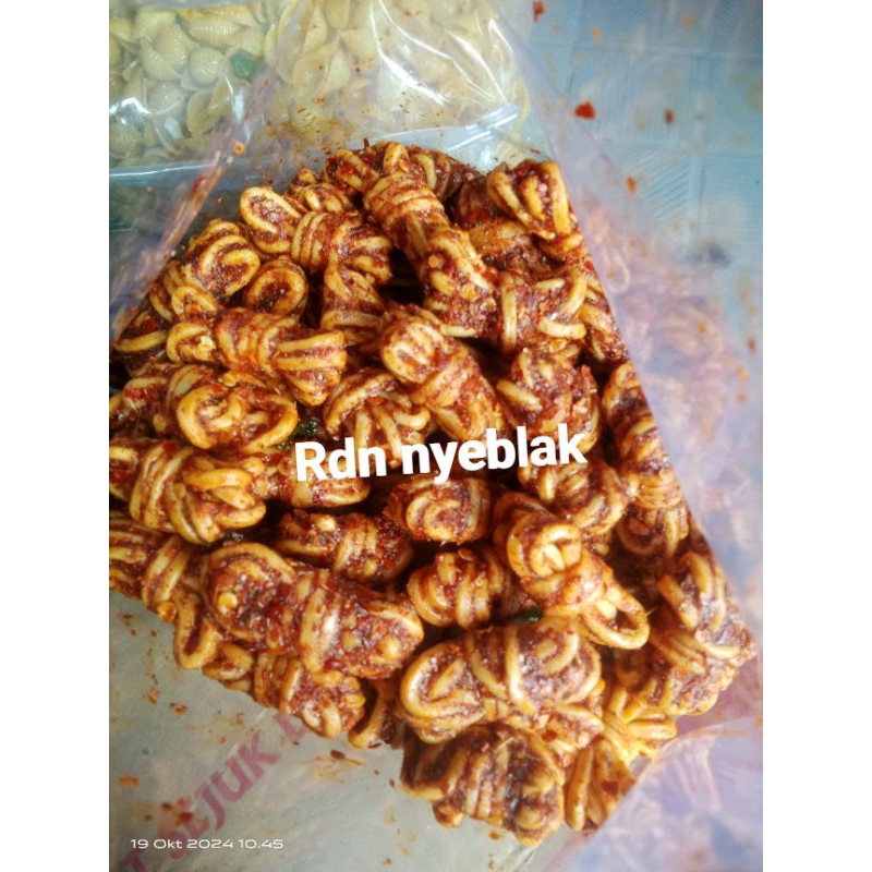 

promo 250 grm. mie gulung. mie kriuk dengan daun jeruk