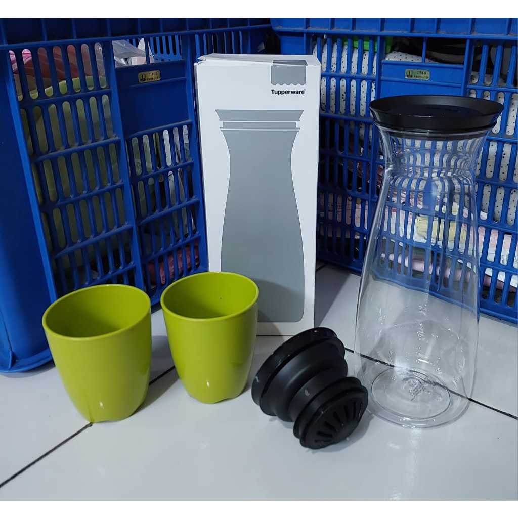 TUPPERWARE Clear Pitcher 1,3 Liter FREE 2 pc OH Tumbler