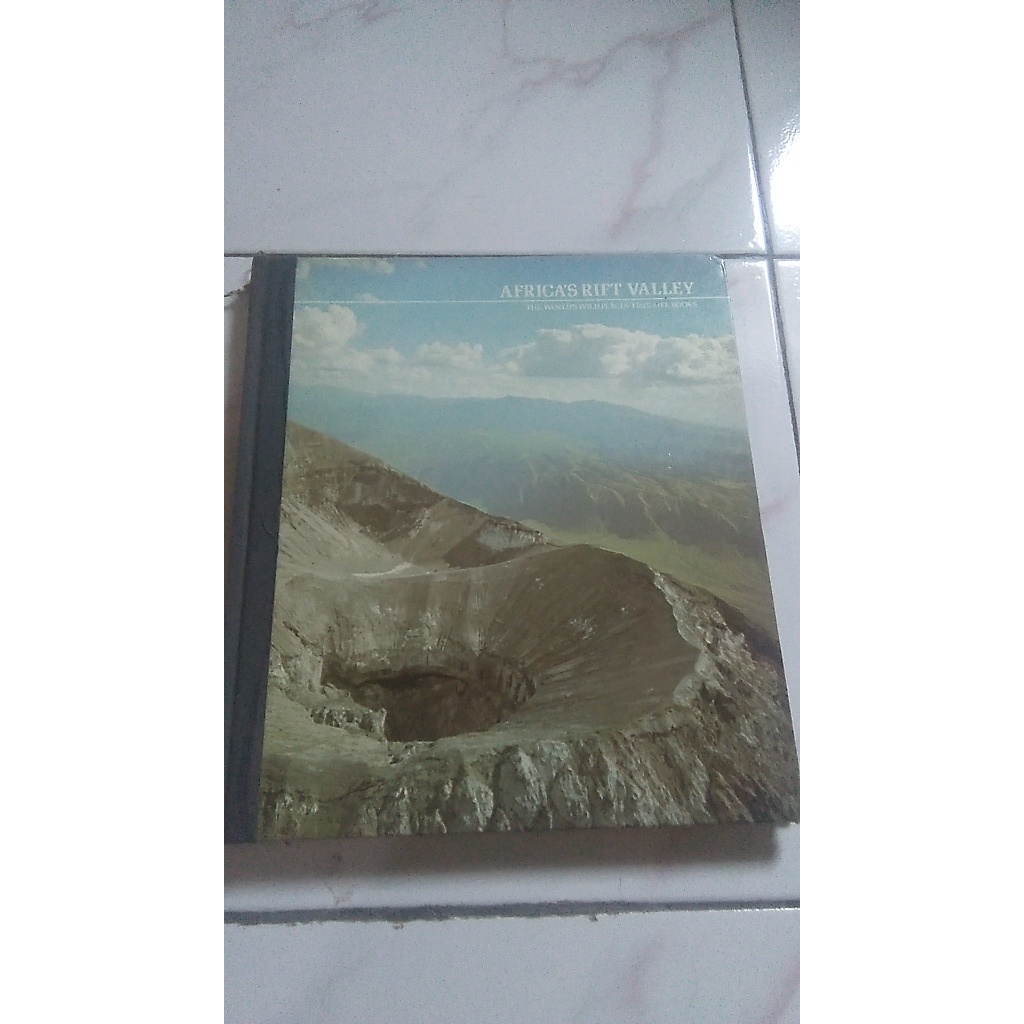 AFRICA'S RIFT VALLEY - The Worlds Wild Places Time-Life Books