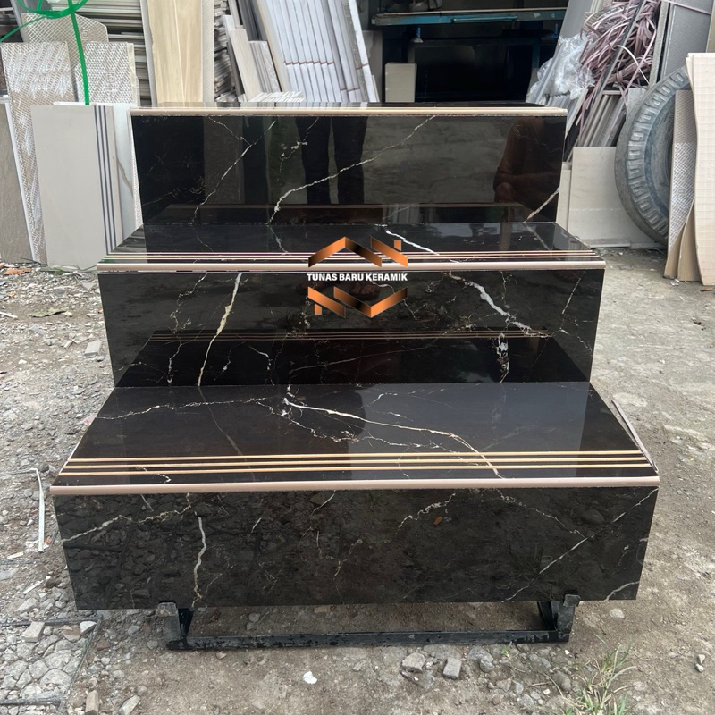 RB Granit tangga stepnosing 30x80 20x80 Infiniti Black Nosing Gold Glossy