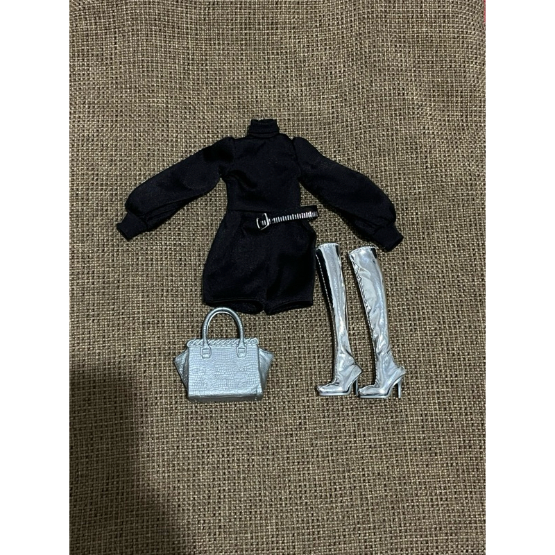 OUTFIT BARBIE PTMI VOGUE BLACK 2023