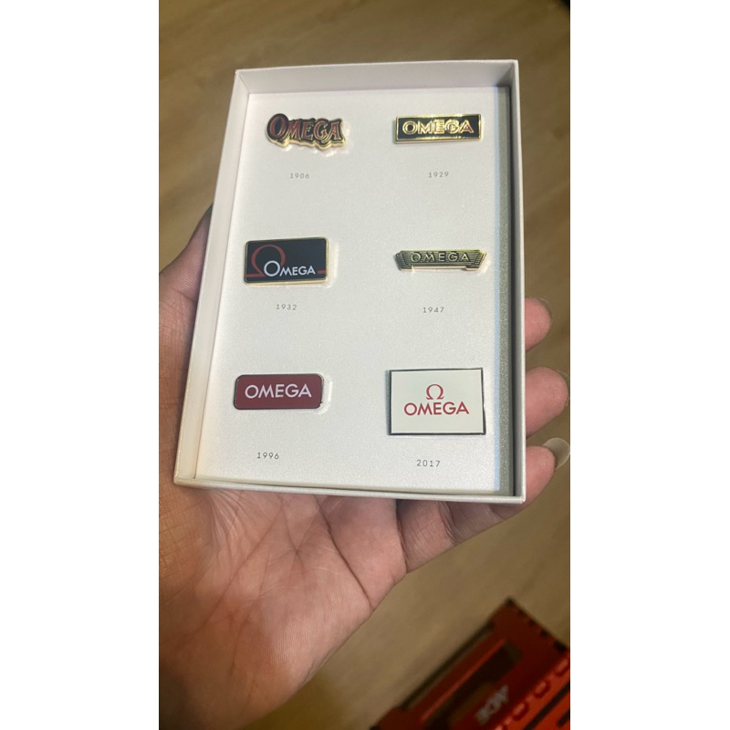 Pin / Bros Omega brand Vintage