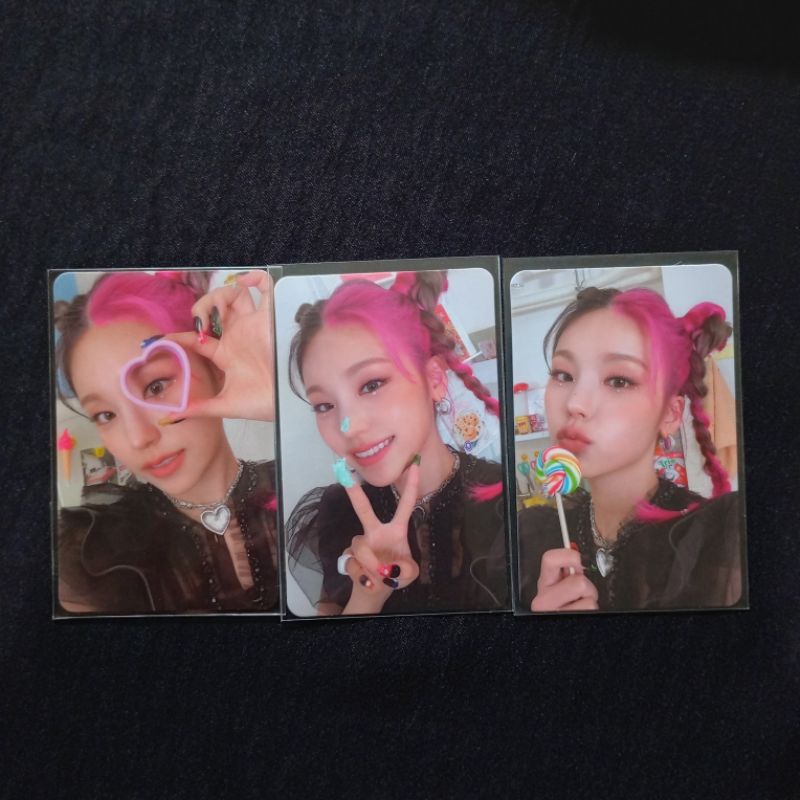 pc photo card yeji itzy lollipop cream cookie cutter cil crazy in love