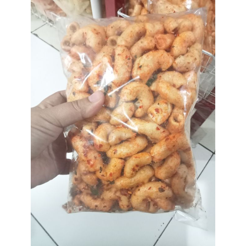 

Kerupuk Makaroni asin pedas