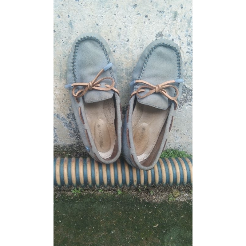 sepatu kulas preloved UGG ozlana