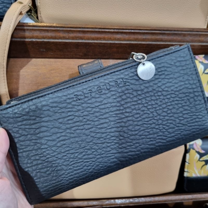 DOMPET HITAM RIPCURL. DOMPET WANITA RIP CURL. phone wallet