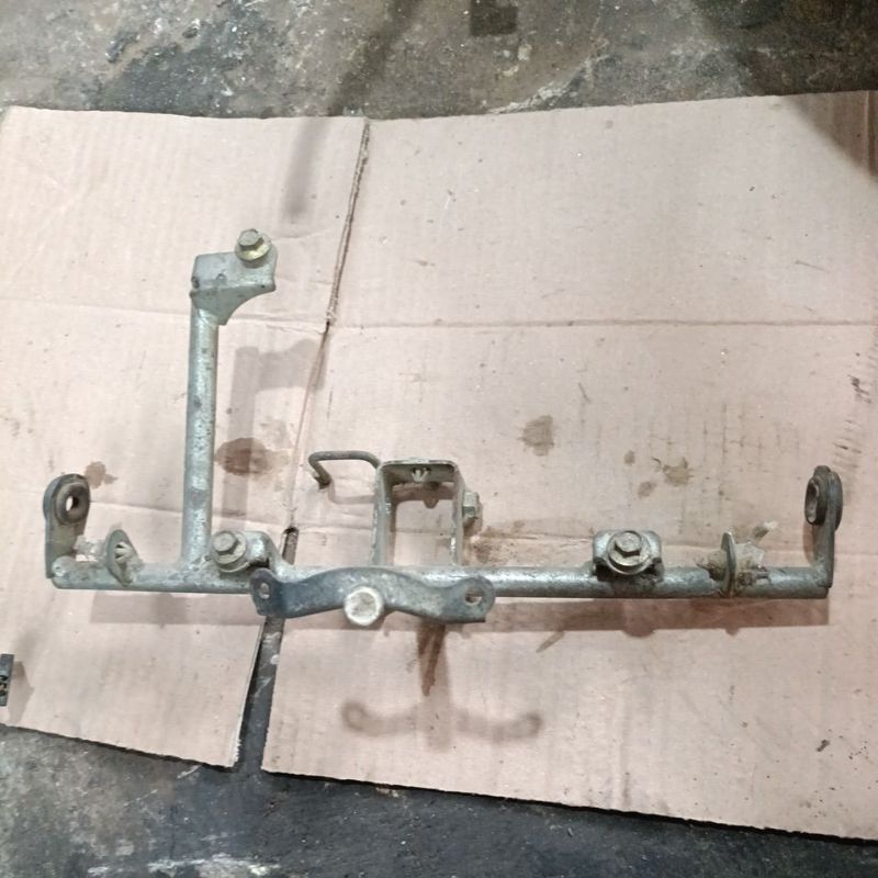 breket bodi depan Supra x125 helm in