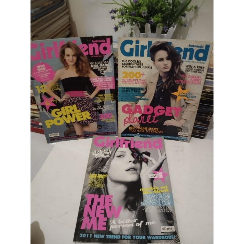 MAJALAH GIRLFRIEND CAMPUR
