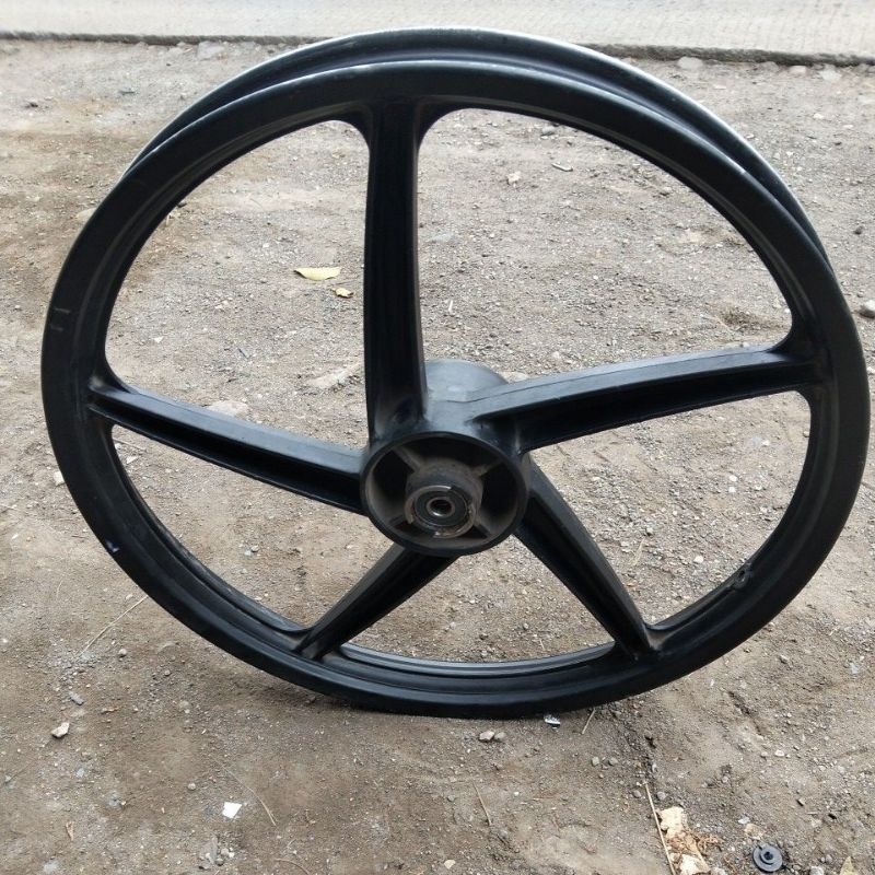 velg depan Revo absolute bagian depan bekas lokalan