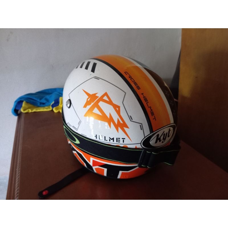 HELM CROSS KYT