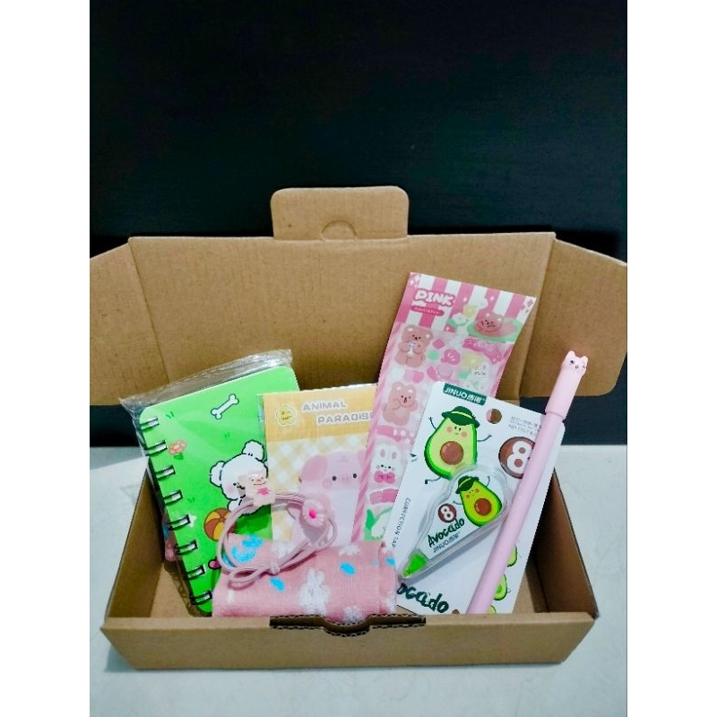 

Hampers/Gift Box/Kado Paket Alat Tulis Lucu Low Budget