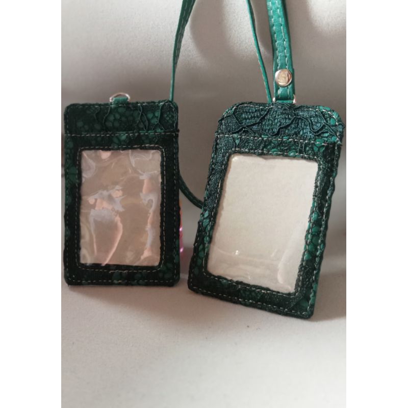 

Name Tag ID Card Holder Gantungan Kalung bahan kebaya brokat