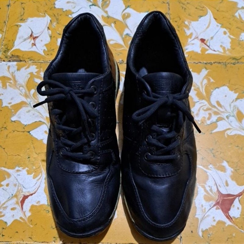 Sepatu Camel Active Black Leather