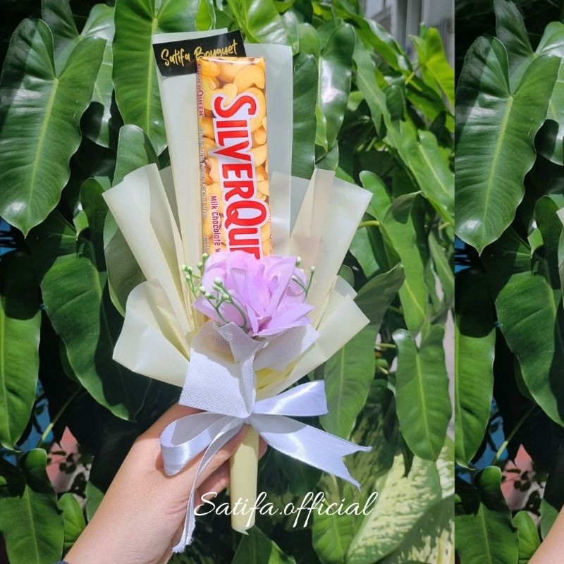 

(READY STOCK) Bouquet Coklat Silverqueen Edisi Spesial Valentine 2025 | Hadiah Valentine Gift Ideas Murah Coklat Silverqueen 58GR / Hadiah Wisuda Graduation Ulang Tahun