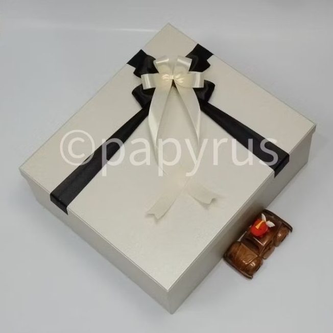 

PAPYRUS 35x40 Tinggi 15cm Kotak Kado Gift Box V2