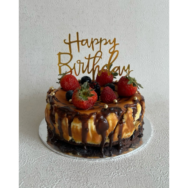 

Birthday Basque Cheesecake Brownie 16cm | Cheesecake Brownie | Birthday Cake | Custom Birthday Cake | H-1 Order Cheesecake | Hampers Lebaran | Hampers Imlek