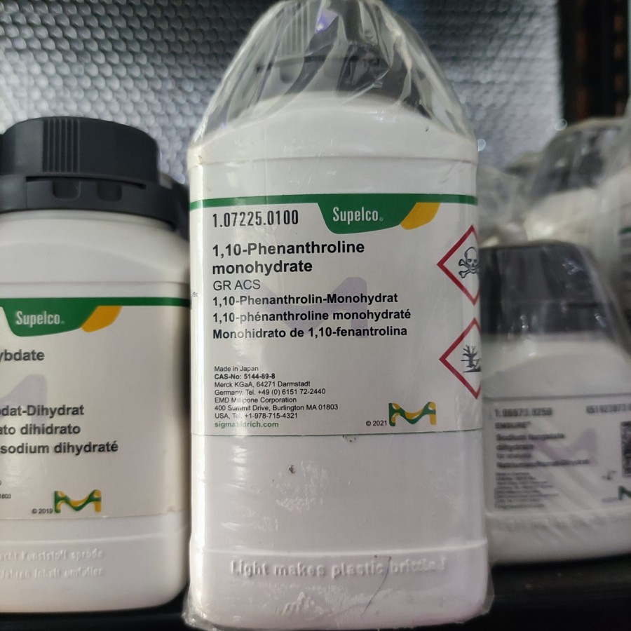 

1,10 - PHENANTHROLINE MONOHYDRATE M E R C K 107225 100gr