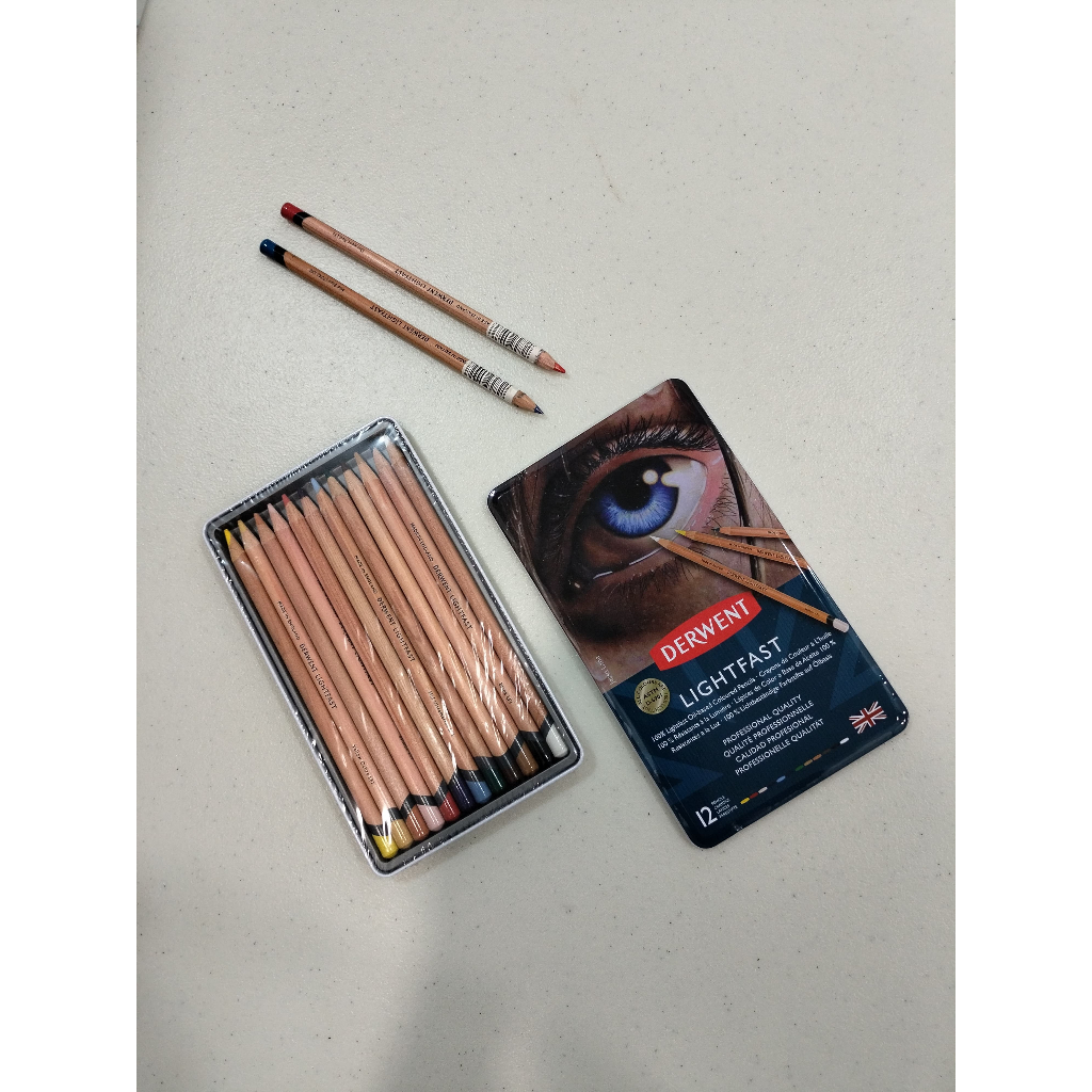 

Gramedia Tunjungan : Derwent Lightfast 12 Pencil Color Metal Tin Set