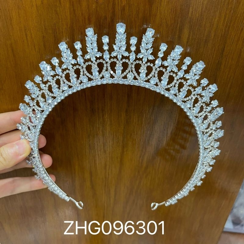 mahkota pengantin zircon da sampai telinga