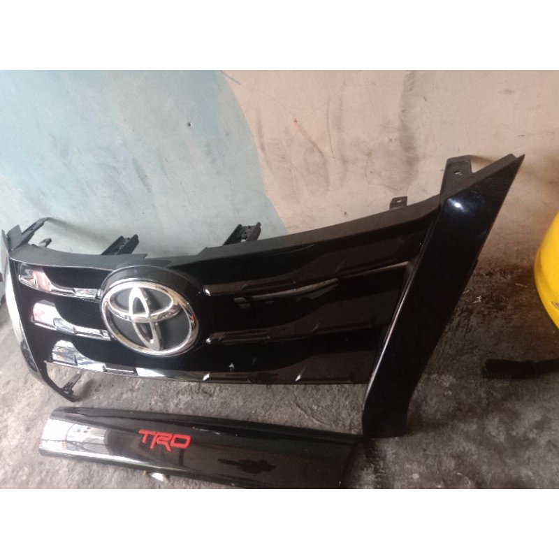 Gril fortuner vrz 2017/2020 original komplit
