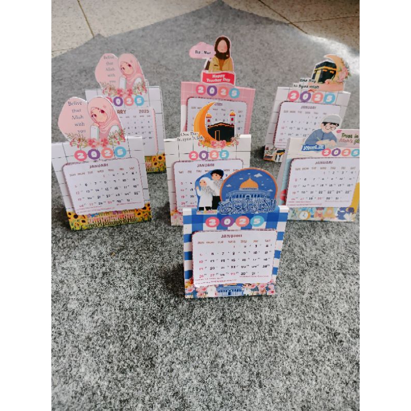 

Kalender Meja Aesthetic