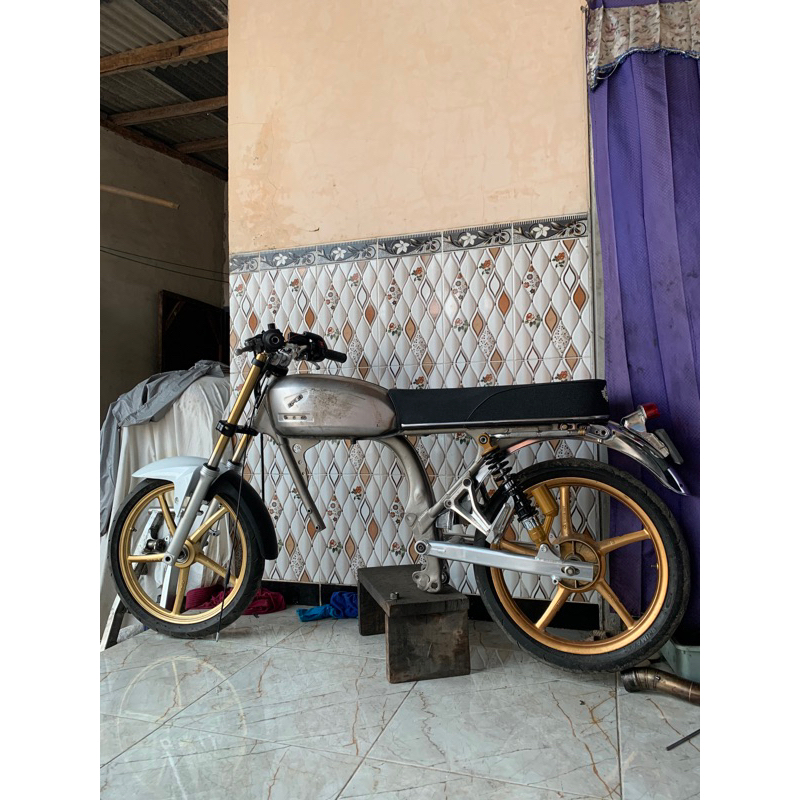 Bodi set CB tatanan.