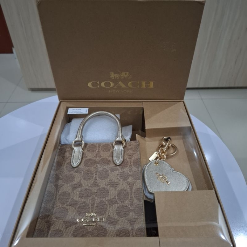 Gift Set Signature Tote Coach With Charm & Box