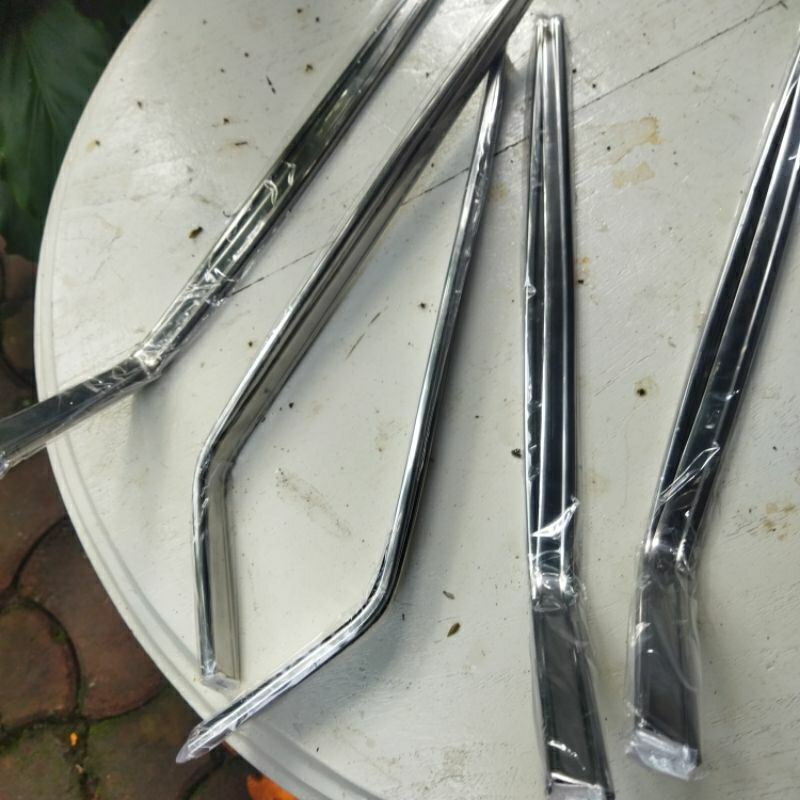 Lis pilar C toyota corolla dx sepasang