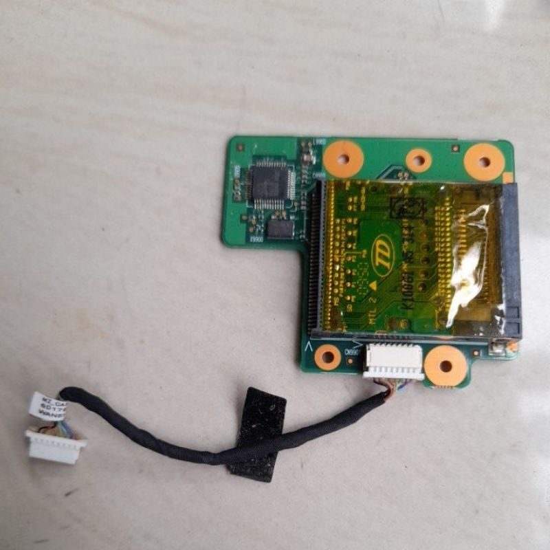 Port Card Reader bawaan Laptop Toshiba Satellite E205