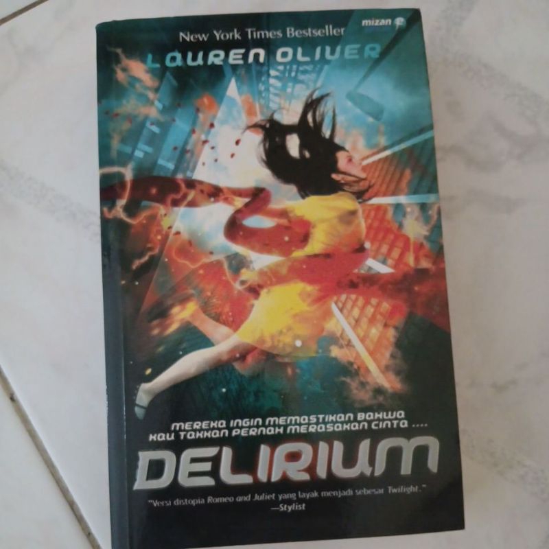 buku bekas delirium lauren oliver