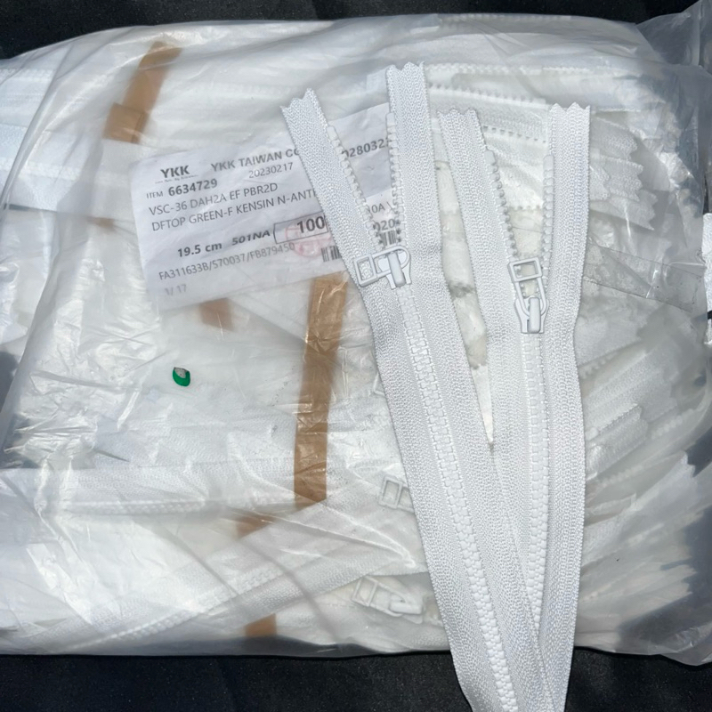 Resleting Gigi Kasar / Zipper Vislon YKK No.3 @harga/pcs. Warna Putih, Panjang 18.5 CM