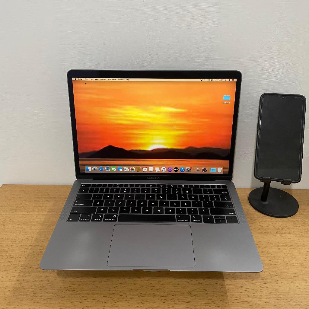 Macbook air retina 2019 13" Ram 16 SSD 256 GB intel core i5 second bergaransi