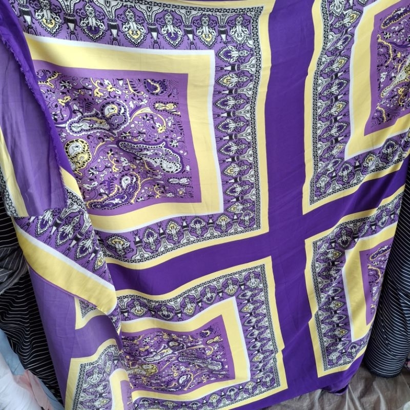 kain baby silk motif kotak / kain satin silk motif