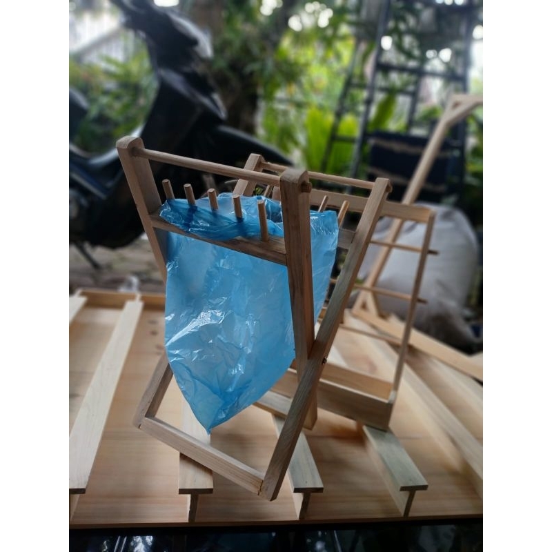 Rak Kayu Cantolan Sampah Lipat/Rak Kayu Serbaguna