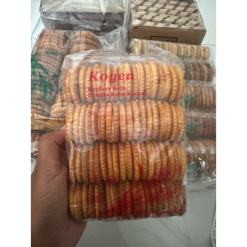 

Biskuit Dengan Krim Coklat / kacang 200gram