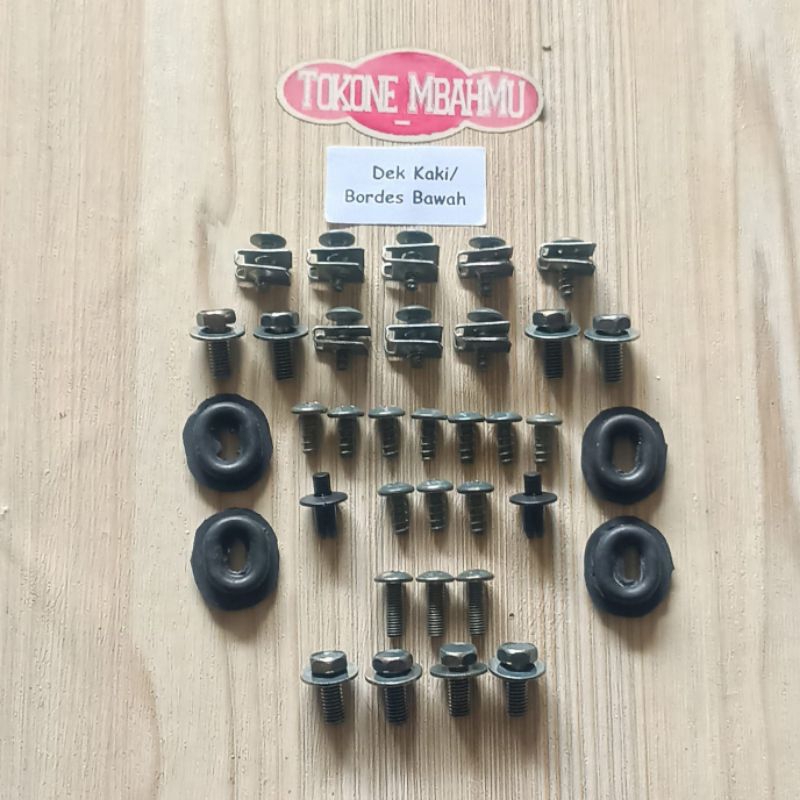 Baut Cover Body Bodi Dek Pijakan Kaki / Bordes Bawah Yamaha Xmax X-Max 250