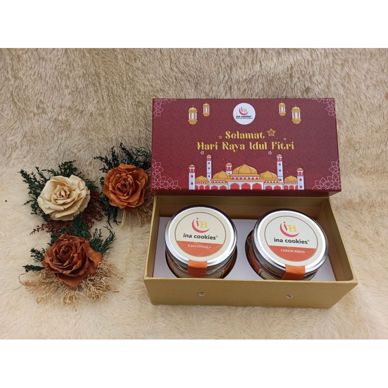 

Hampers Inacookies 2 jar toples kaca Paket kue kering Lebaran