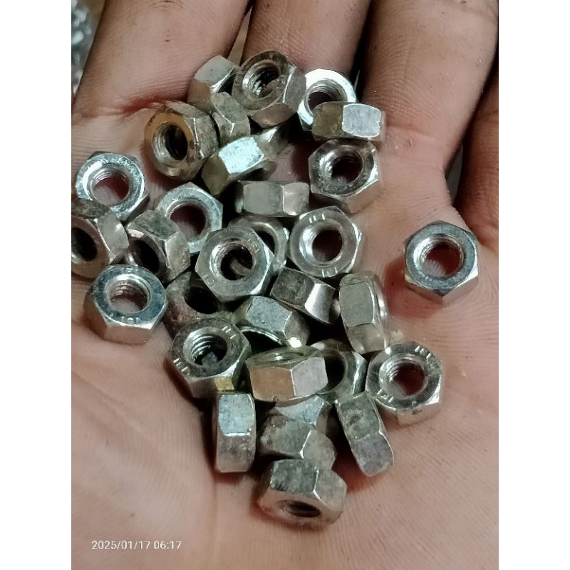 100 PCS Mur Kunci 8 /Mur Galvanis Kunci 8
