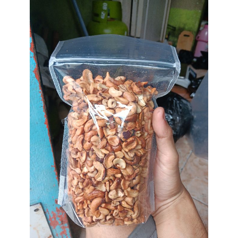 

kacang mede patahan termurah matang 500gram