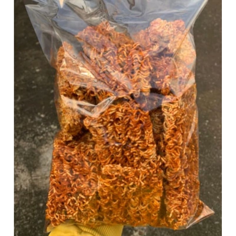 

MIE KERING/MIE KEREMES PEDAS BANDUNG BUMBU MELIMPAH PEDAS DAUN JERUK 1KG