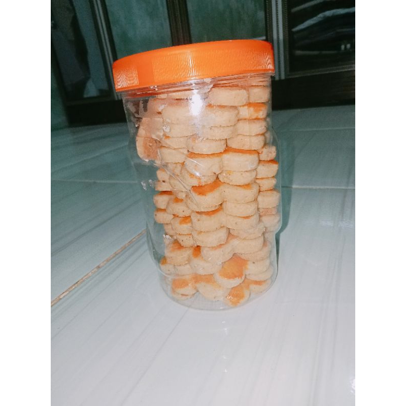 

kue kacang toples sosis