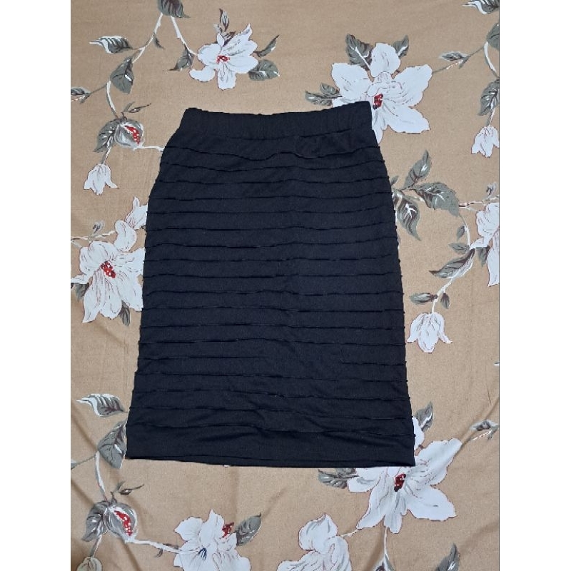 Preloved Bawahan Rok Span, Celana Kain/Olahraga, dan Celana Jeans Lee Conti