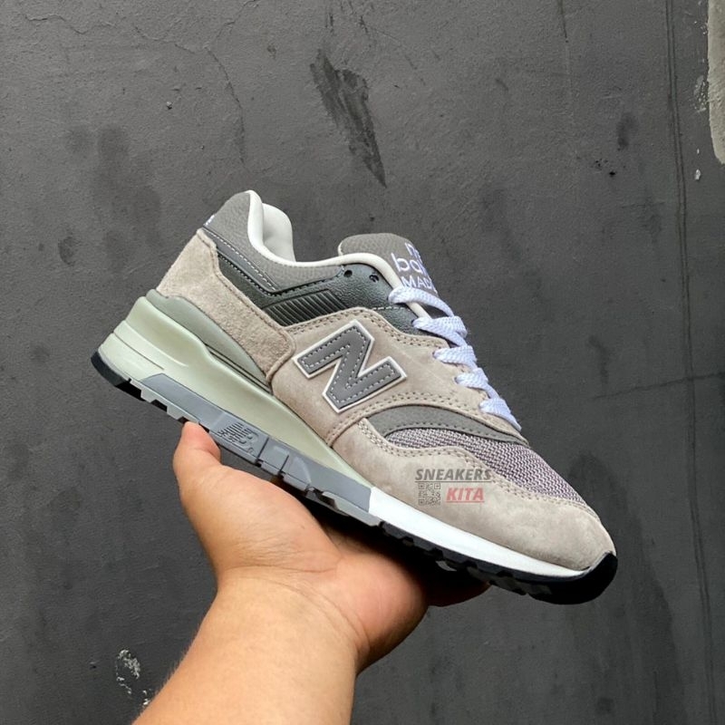 Sepatu NB 997 Made in USA 'Grey' M997GY BNIB 100% Authentic Sneakers