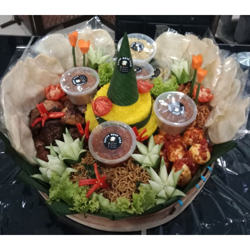 

Tumpeng nasi kuning 15 orang super lengkap